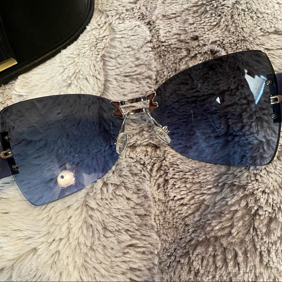 Blue Moschino Sunglasses with bling on sides - Picture 4 of 5